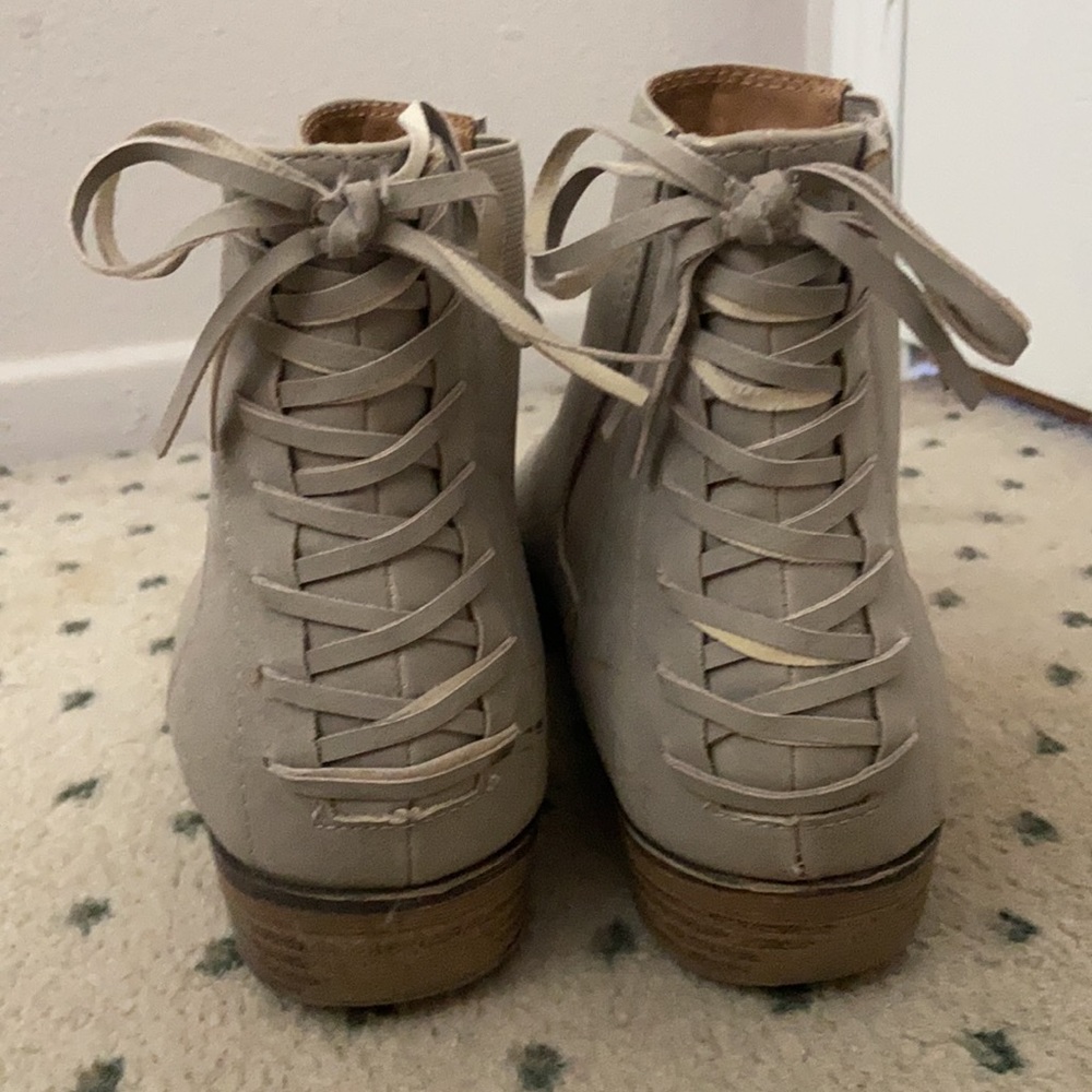 booties ! - Picture 2 of 4